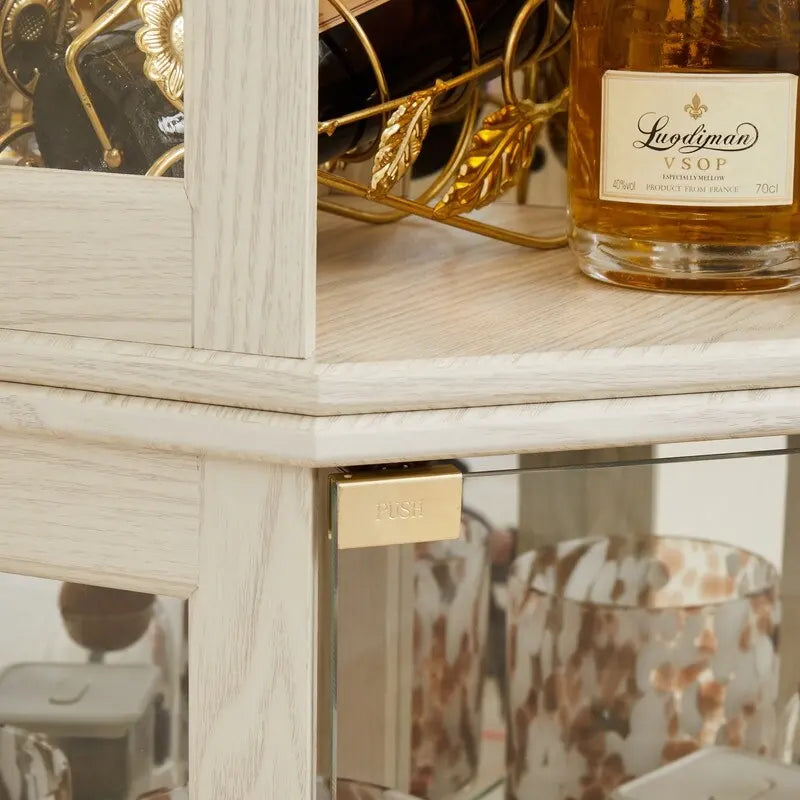 Vitrine d'angle élégante avec éclairage intégré Idéale