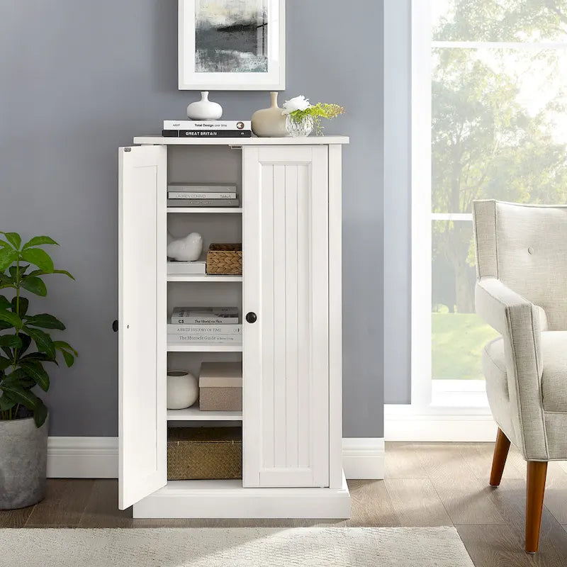 Armoire d'appoint blanche patinée