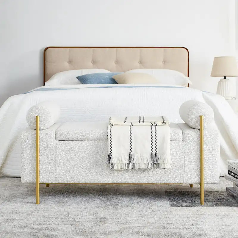 Banc de rangement élégant rembourré avec accoudoirs cylindriques et pieds en fer